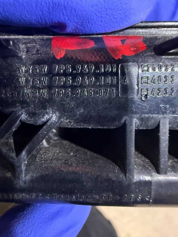 2011-2014 Porsche Cayenne S Front Right and Left Side Marker Light 958631071008