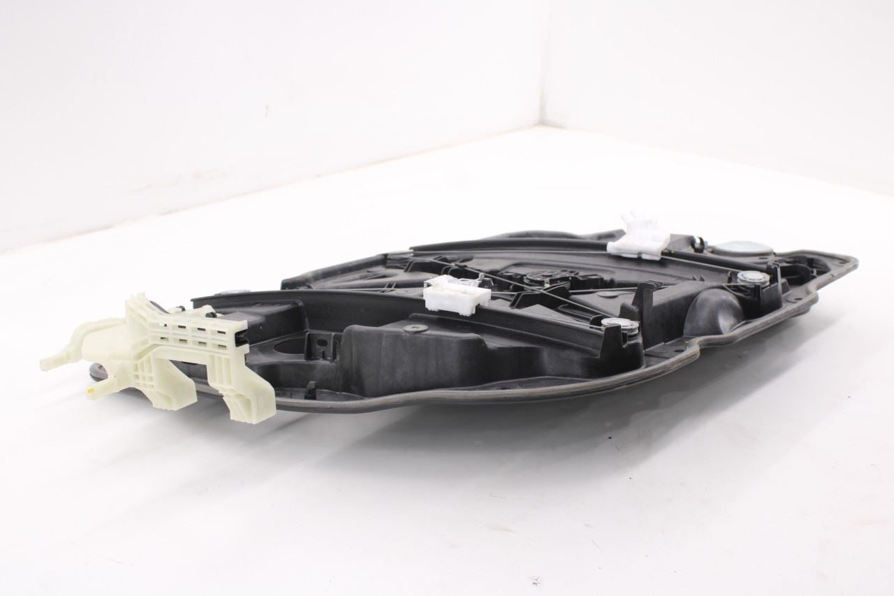 21-26 Hyundai Elantra SE Front Right Door Window Regulator w/ Carrier and Motor9