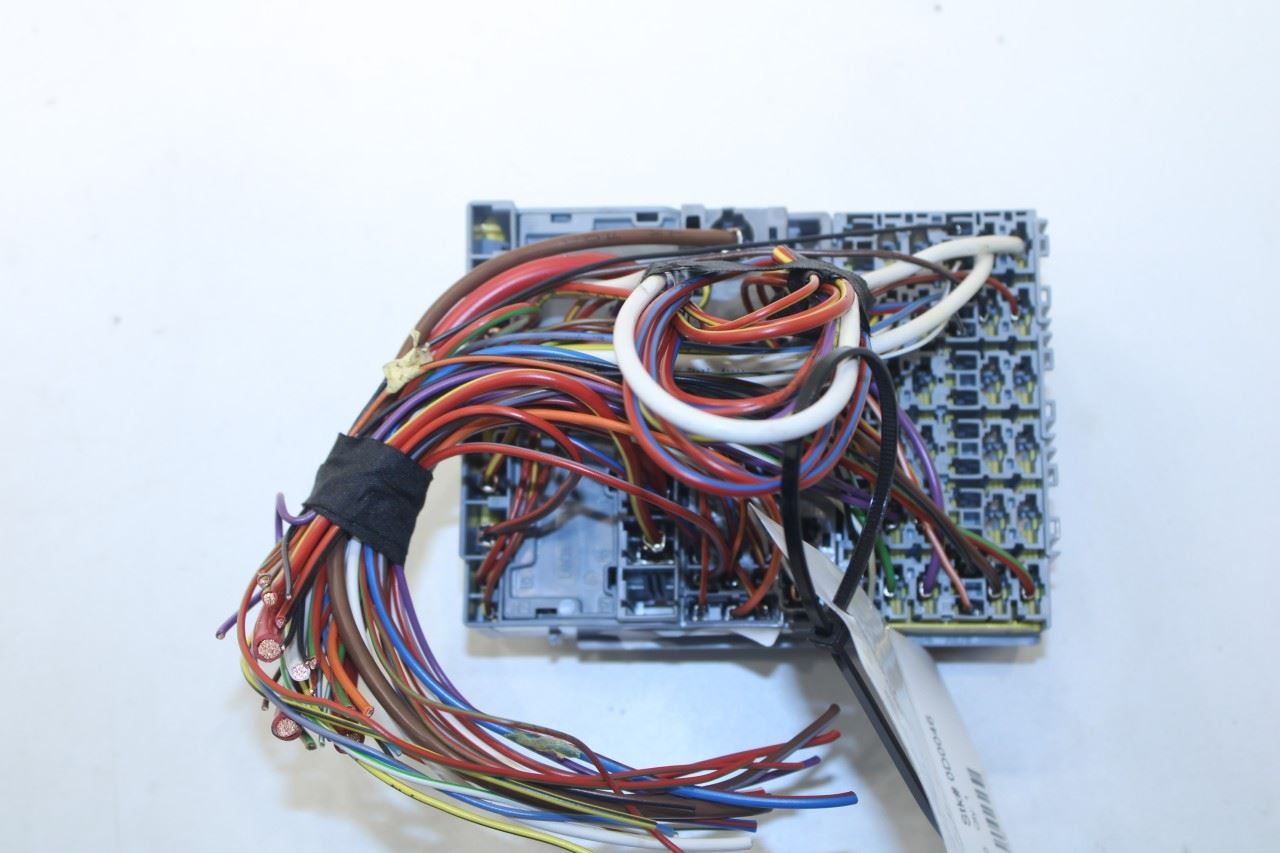 17-21 Jeep Renegade Sport 2.4L FWD Engine Fuse Relay Box Module w/ Wire Harness - Alshned Auto Parts