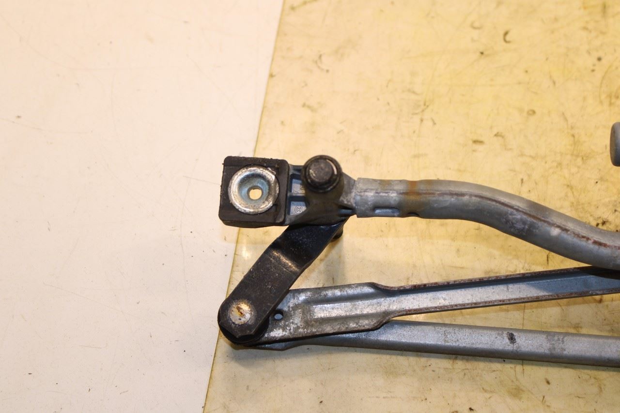 2015-2018 Volvo S60 T5 Premier FR Windshield Wiper Transmission Linkage w/ Motor - Alshned Auto Parts