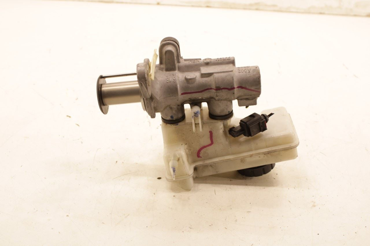 18-23 Volkswagen Atlas S Brake Master Cylinder w/ Reservoir Tank 5Q1614019ADREP - Alshned Auto Parts