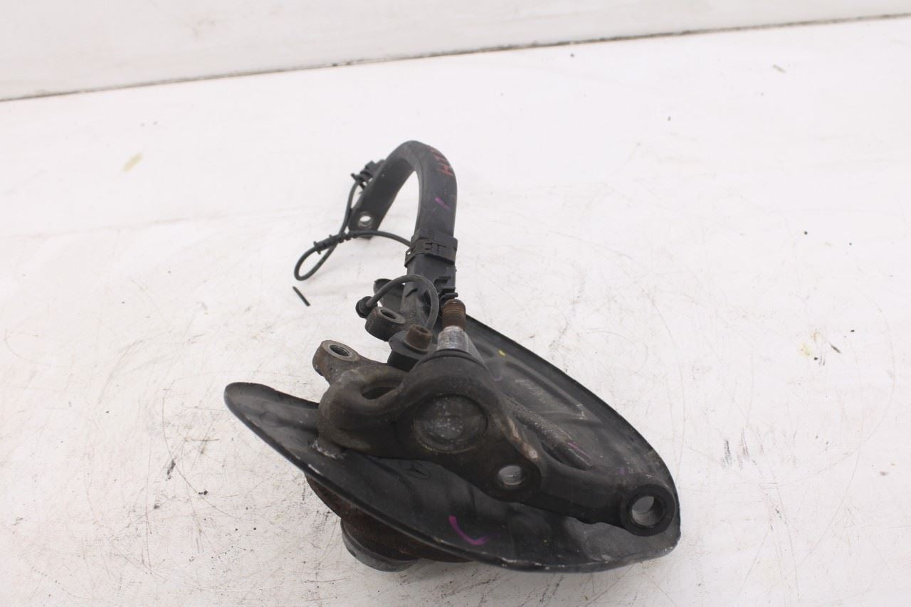 2003-2006 Mercedes-Benz E500 Front Left Side Spindle Knuckle Hub 211-330-64-2013