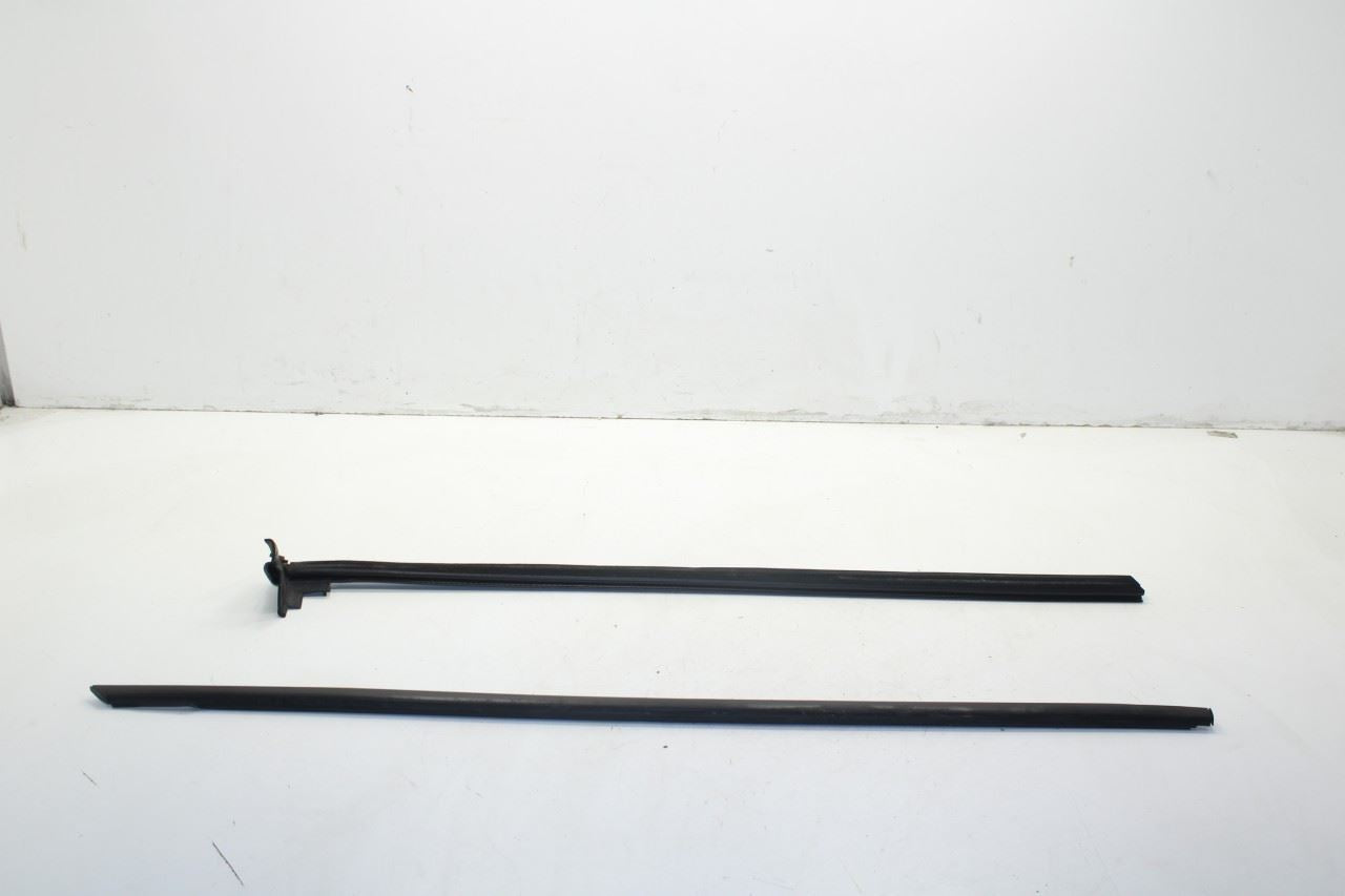 08-14 Dodge Challenger Front Right Door Belt Weatherstrip Pair 55399122AF *ReaD* - Alshned Auto Parts