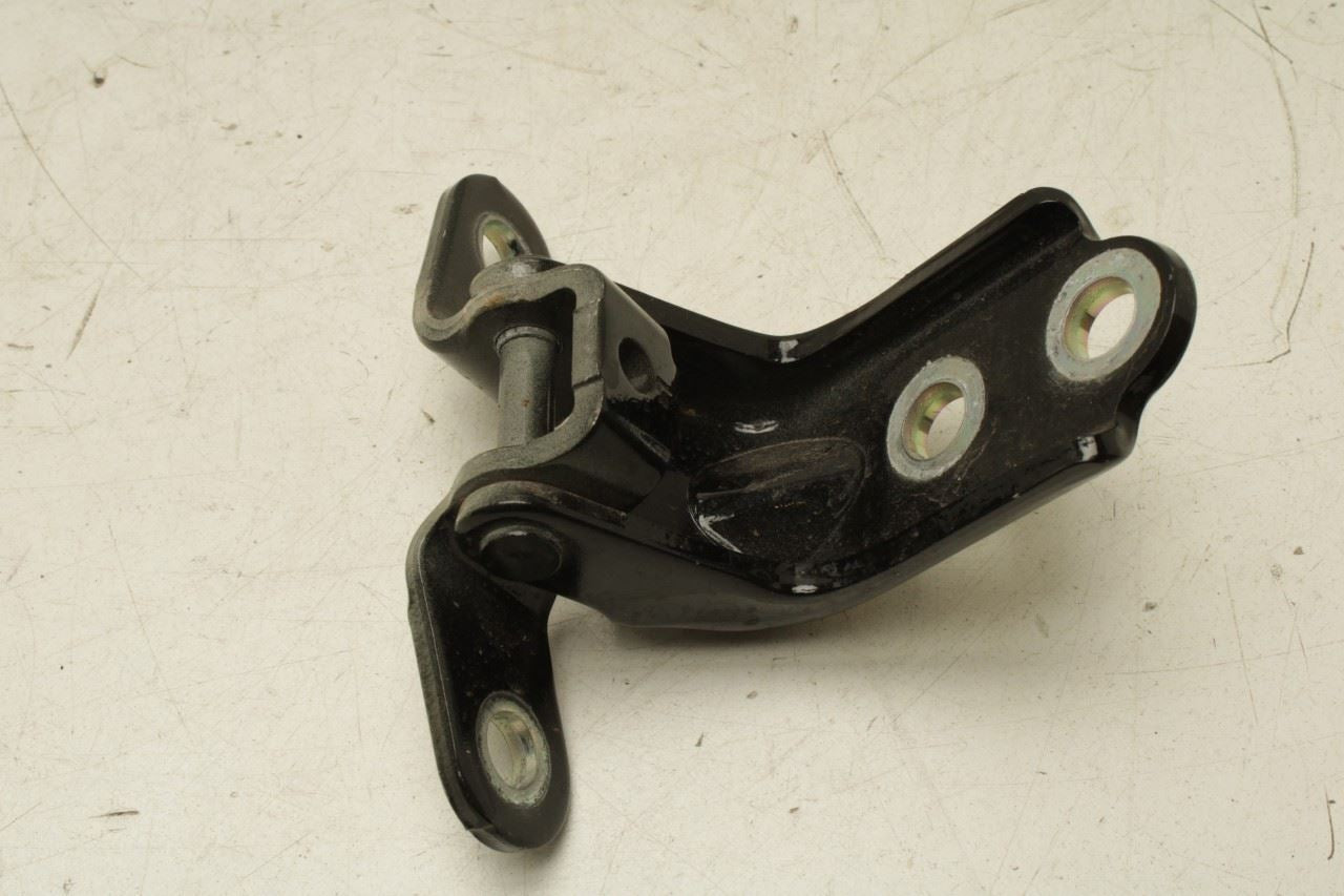 23-25 Kia Sportage Hybrid EX Rear RH Door Hinge Upper and Lower Pair 79420-D8000 - Alshned Auto Parts