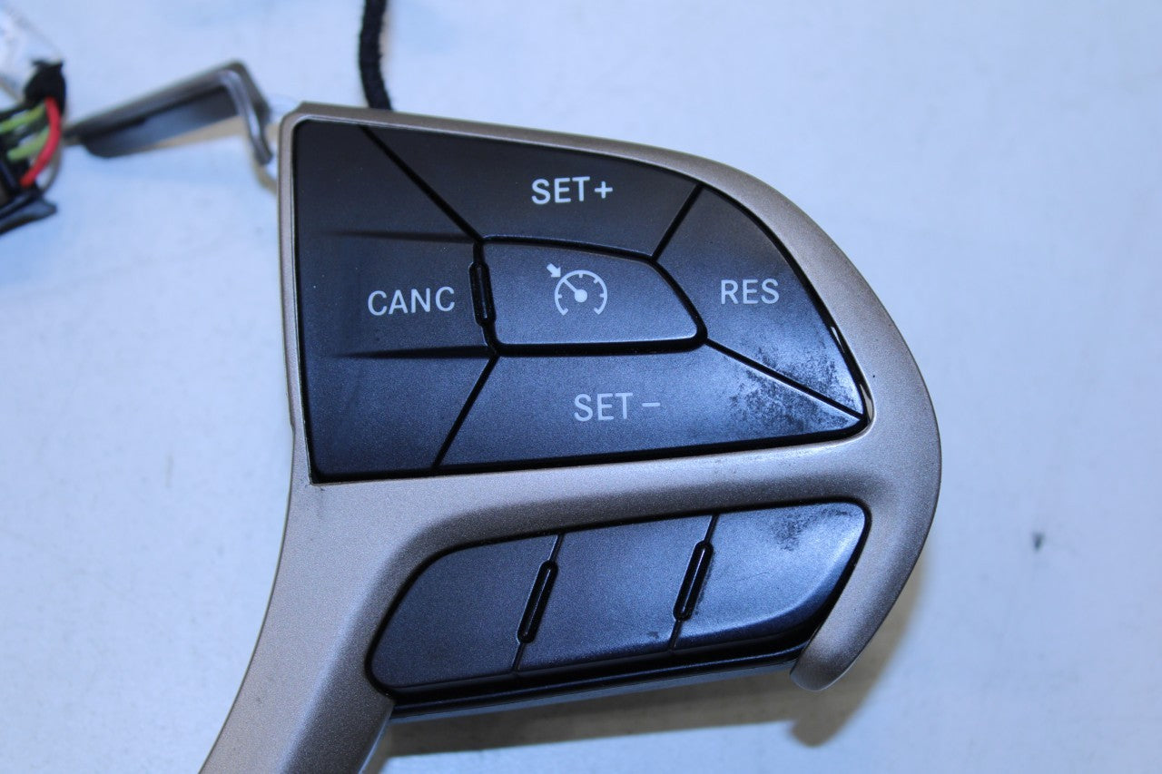 15-17 Jeep Cherokee 75th Anniversary 3.2L Steering Wheel Control Buttons *ReaD* - Alshned Auto Parts