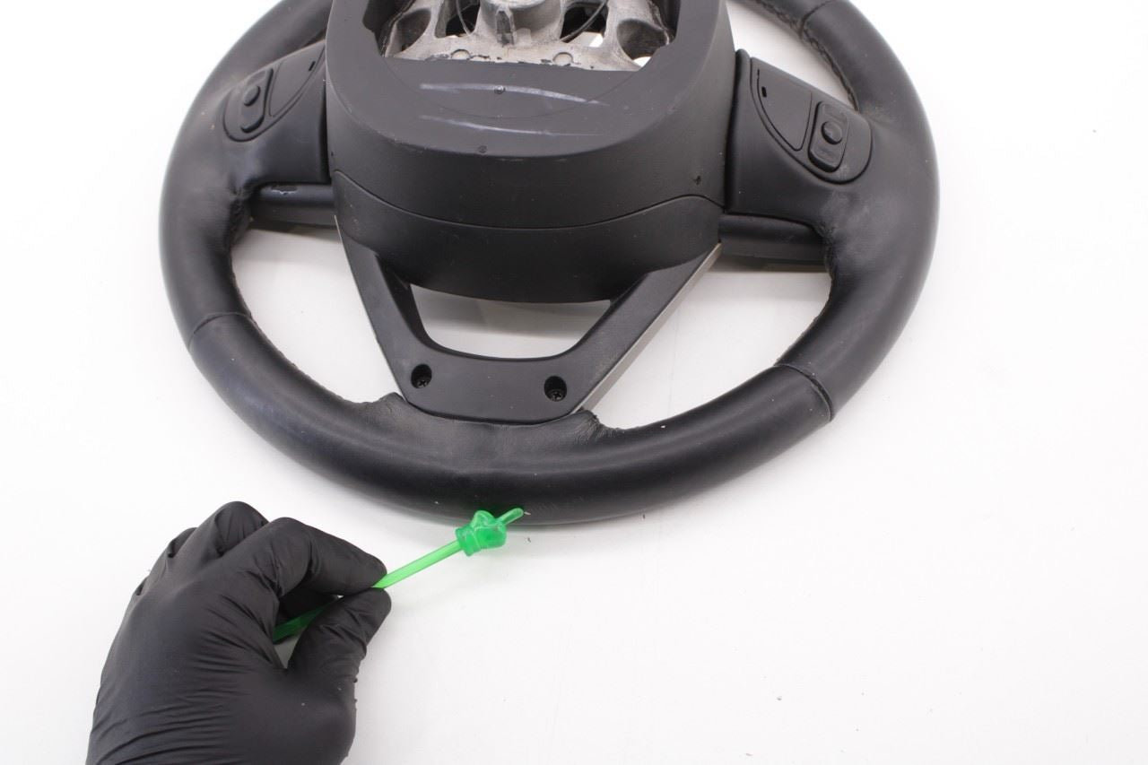 2014-22 Jeep Cherokee Limited 3.2L 4WD Steering Wheel Leather w/ Control Buttons - Alshned Auto Parts