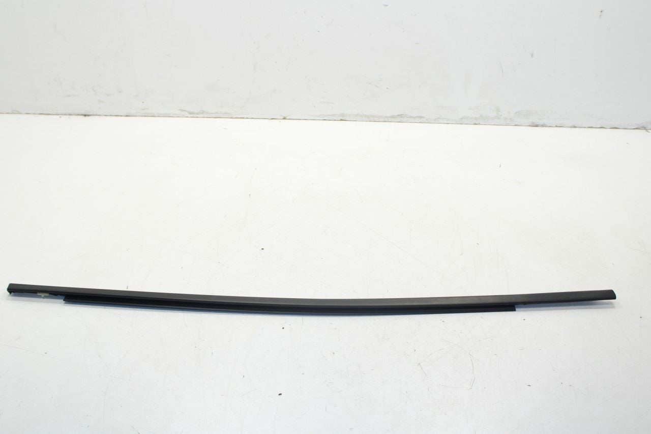 2014-23 Jeep Cherokee Front Right Door Run Channel w/ Belt Molding Weatherstrip - Alshned Auto Parts