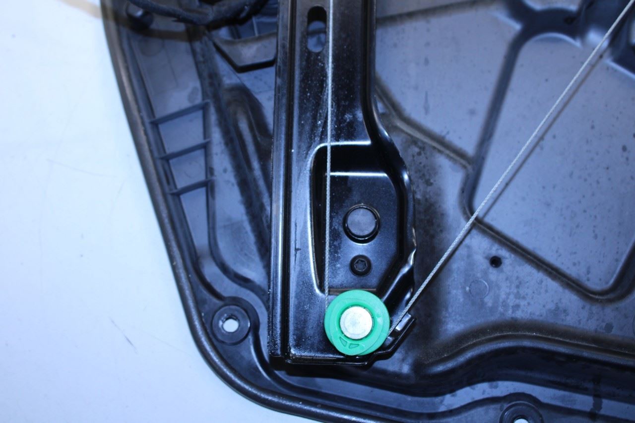 12-15 Mercedes-Benz ML350 FR RH Door Window Regulator w/ Carrier Plate and Motor - Alshned Auto Parts