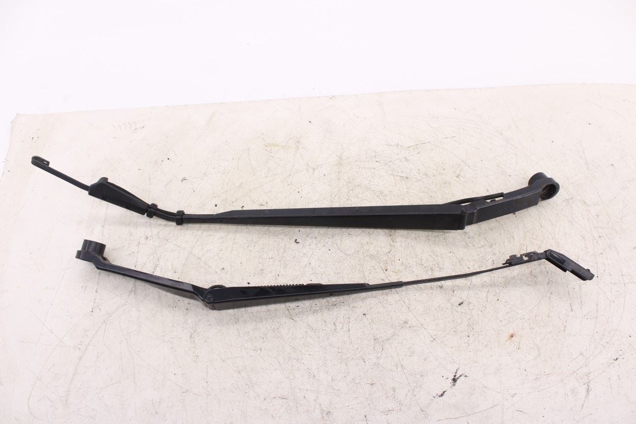 2015-2016 Subaru Impreza Sport Premium Front Left and Right Windshield Wiper Arm0
