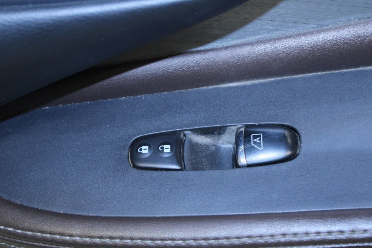 2015-2018 Nissan Murano Platinum Front Right Door Trim Panel 80900-5AD2D OEM - Alshned Auto Parts