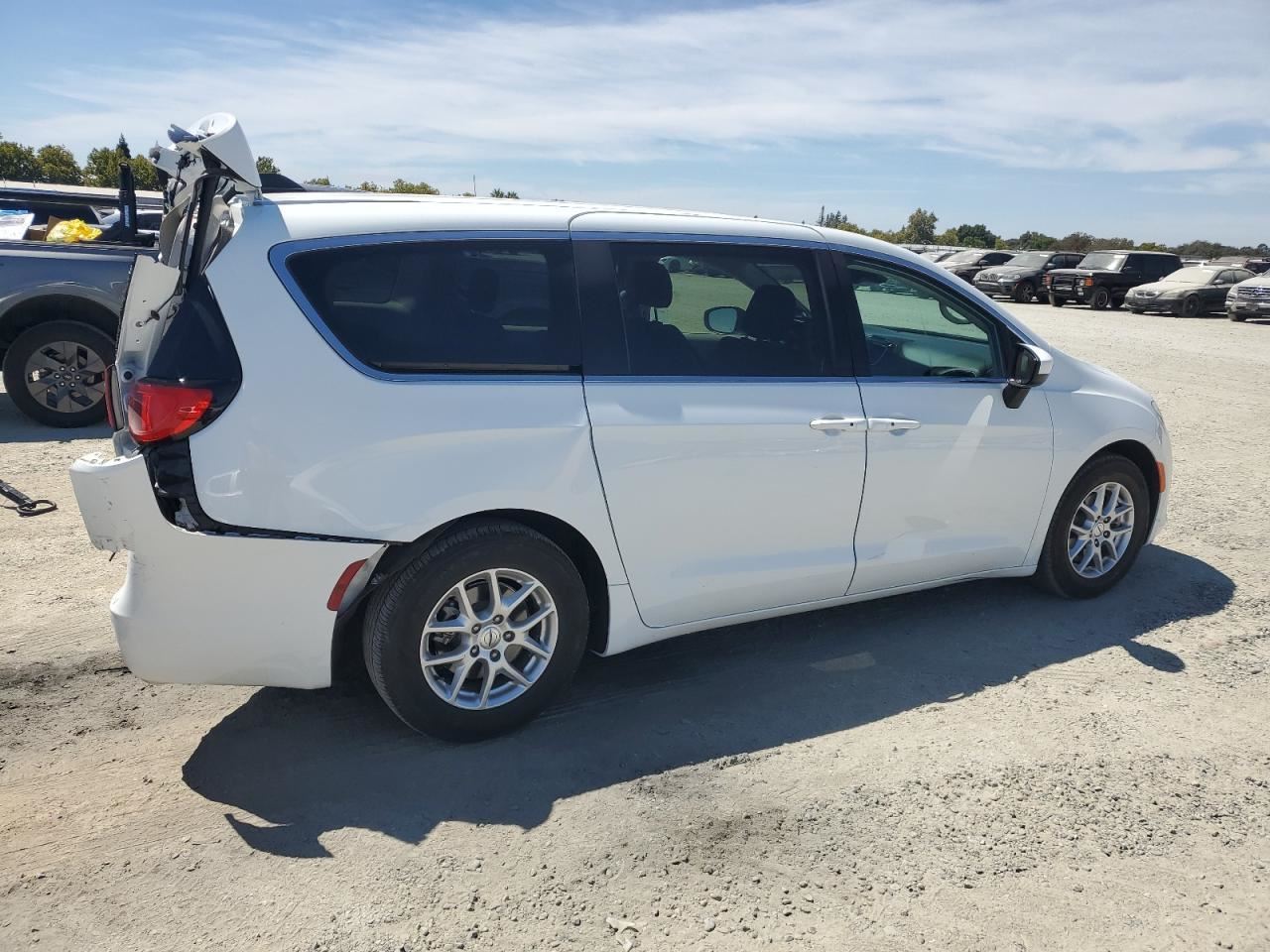 20-22 Kia Soul LX 2.0L FWD Front Center Console USB Charger Port 96120-K0110 OEM - Alshned Auto Parts