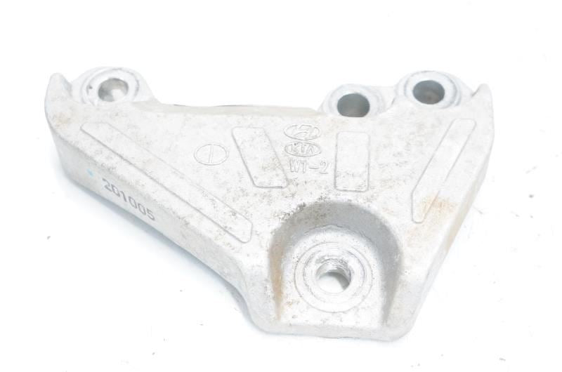 21-23 Hyundai Santa Fe 2.5L 4WD Front Right Engine Mount Bracket 21825-P2300 OEM7