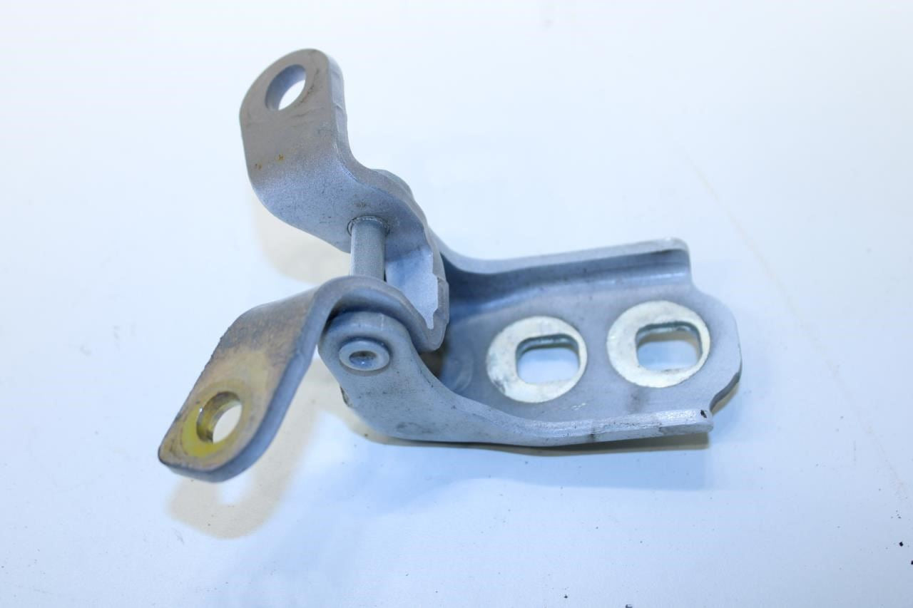 2017-2023 GMC Acadia SLT-1 Front LH Door Hinge Upper and Lower Pair 13583618 OEM - Alshned Auto Parts