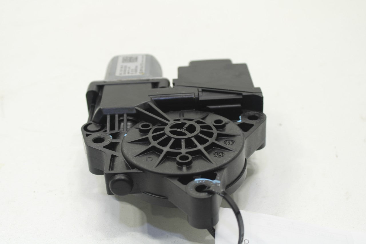 2019-2020 KIA Sorento LX Front Left Door Power Window Motor 82450-C5220 OEM - Alshned Auto Parts
