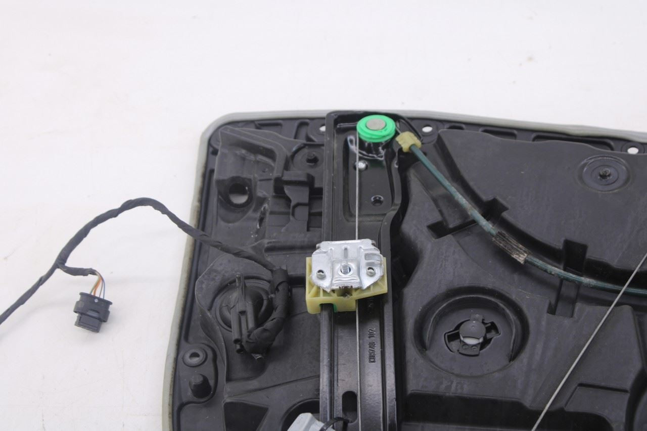 15-21 Mercedes-Benz C300 4Matic FR RH Door Window Regulator w/ Carrier and Motor17