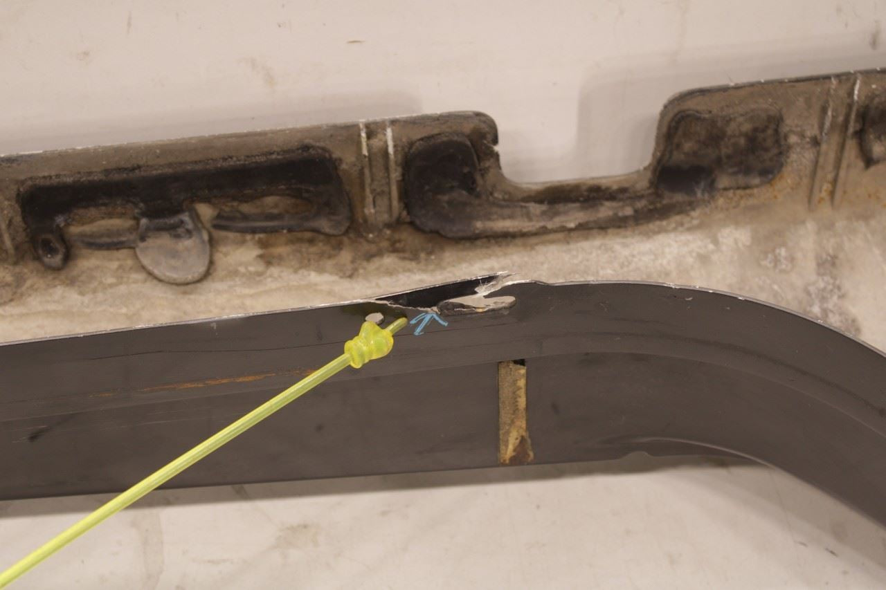 97-04 Chevrolet Corvette LH Lower Door Opening Trim Rocker Panel 10444701 *ReaD* - Alshned Auto Parts