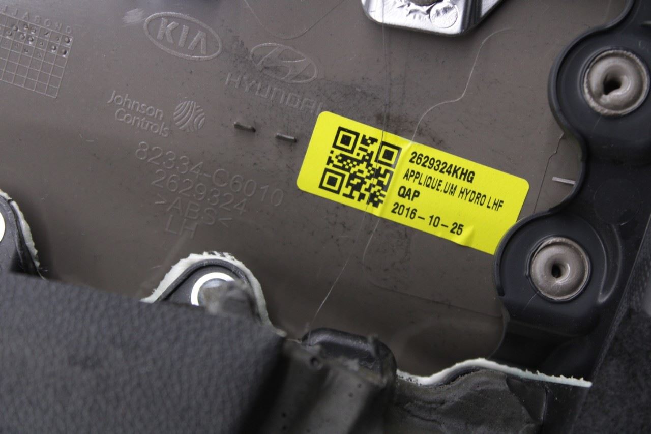 2016-2018 KIA Sorento EX Front Left Side Door Trim Panel 82301-C6060C6A OEM - Alshned Auto Parts