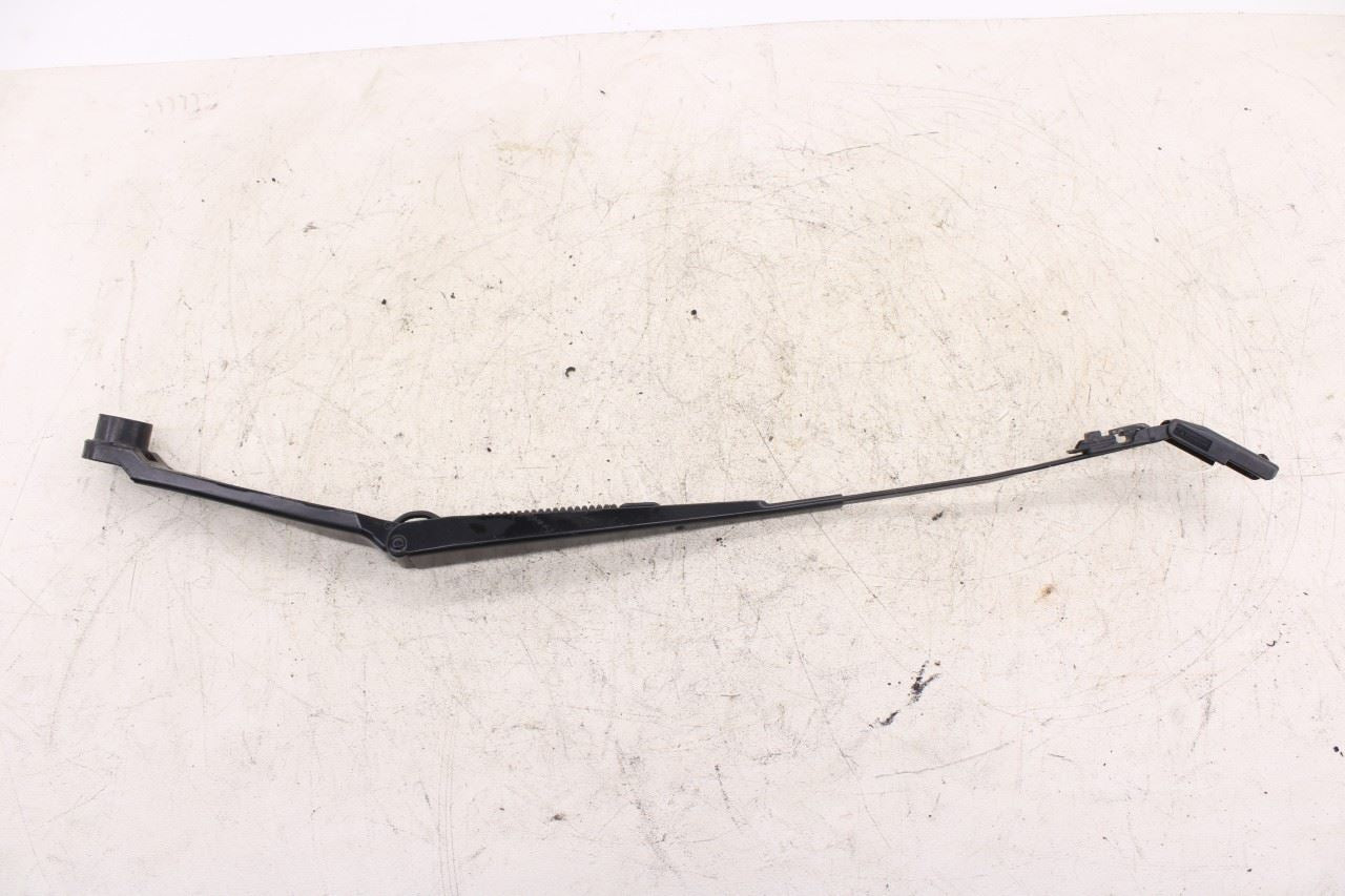 2015-2016 Subaru Impreza Sport Premium Front Left and Right Windshield Wiper Arm1