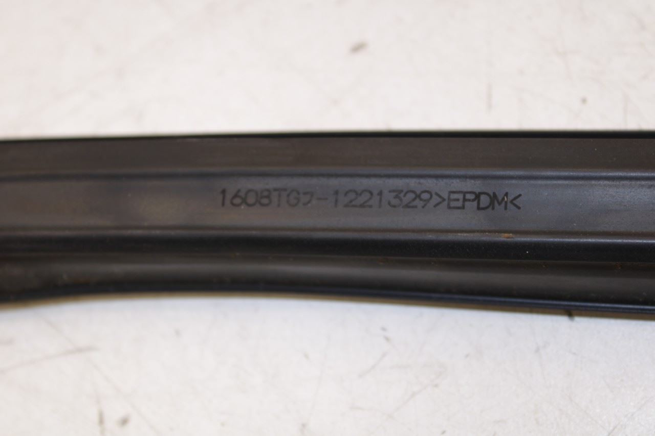 2014-2017 Infiniti QX50 Front Left Door Run Channel w/ Belt Molding Weatherstrip - Alshned Auto Parts