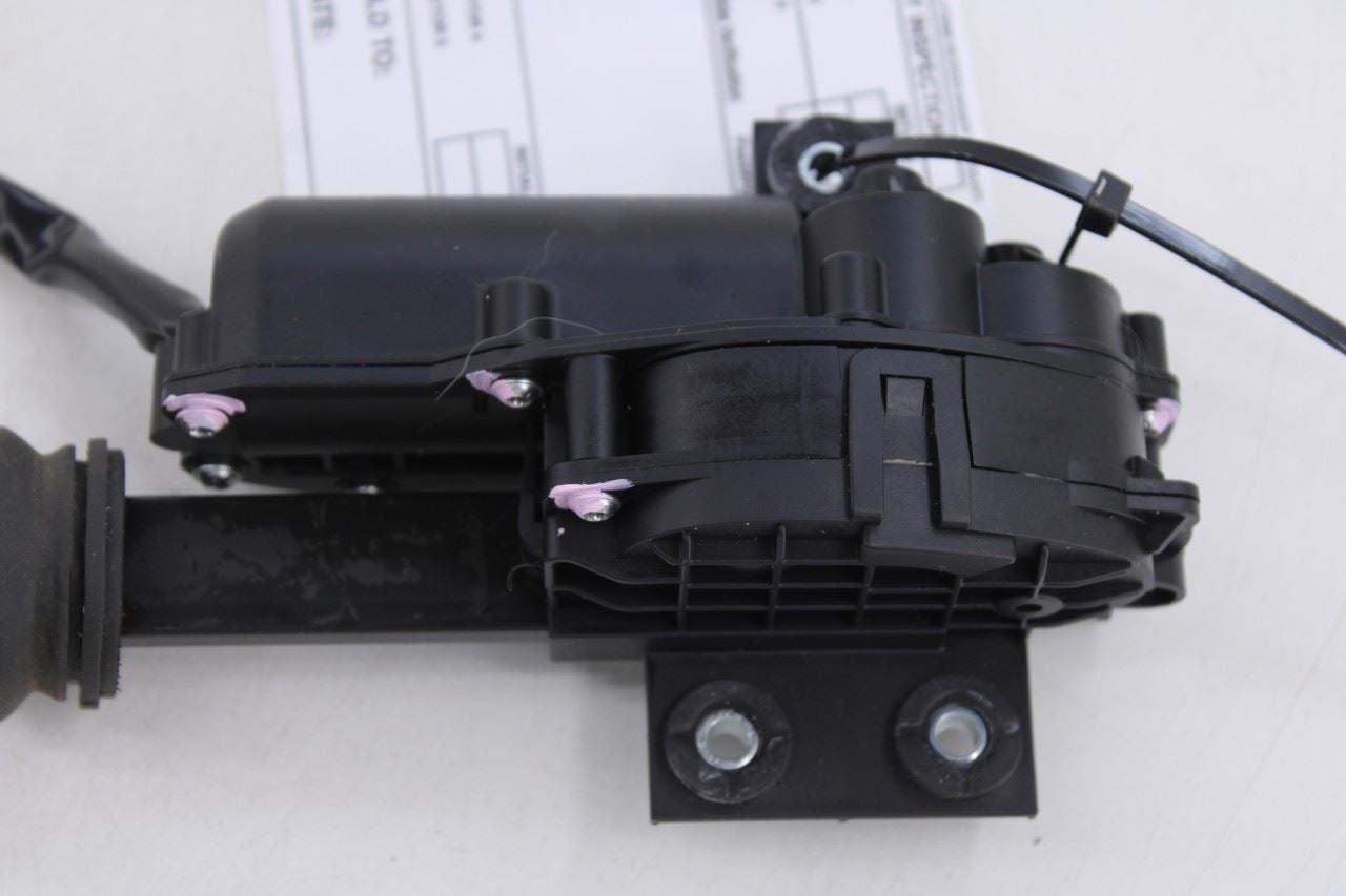 2011-18 Porsche Cayenne S Rear Right Side Door Window Glass Sun Shade Drive Unit6