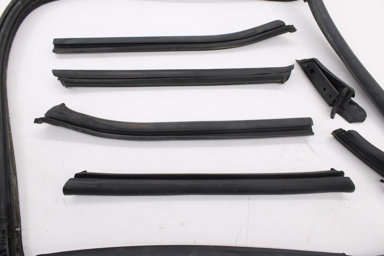 05-14 Ford Mustang Conv V6 Convertible Top Weatherstrip Seal Kit AR3Z-7603110-A - Alshned Auto Parts