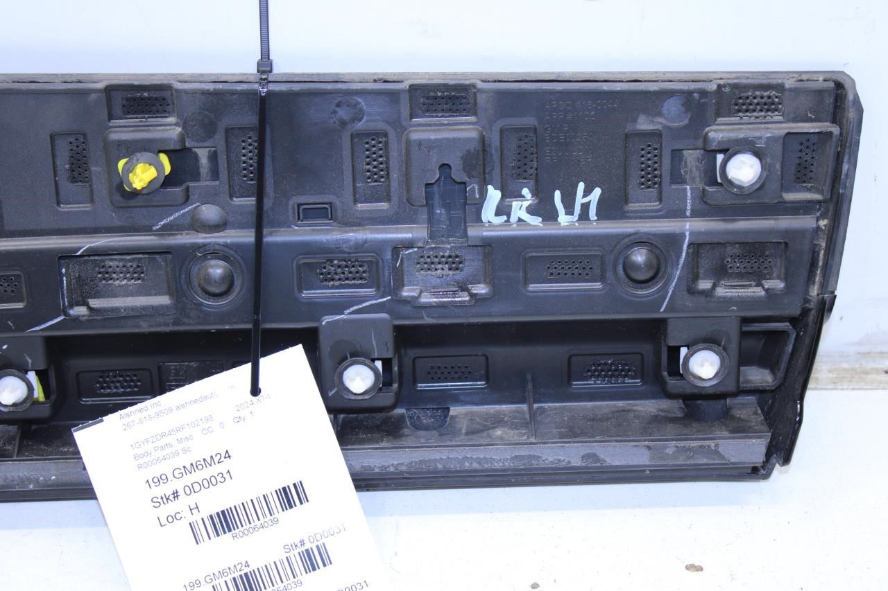 2019-2025 Cadillac XT4 Premium Rear Left Door Exterior Lower Molding 84506782 - Alshned Auto Parts