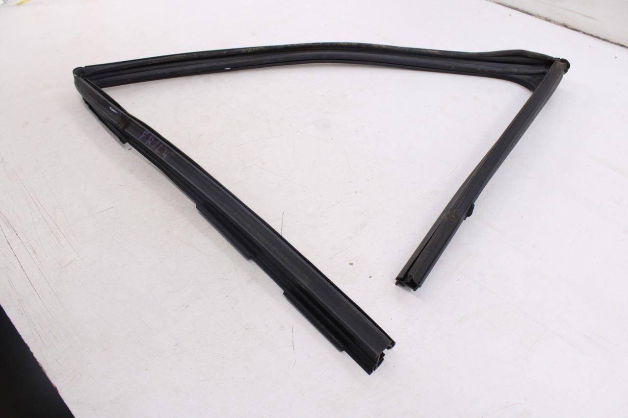18-26 Ford Expedition Max XLT Front LH Door Run Channel w/ Belt Weatherstrip Set19