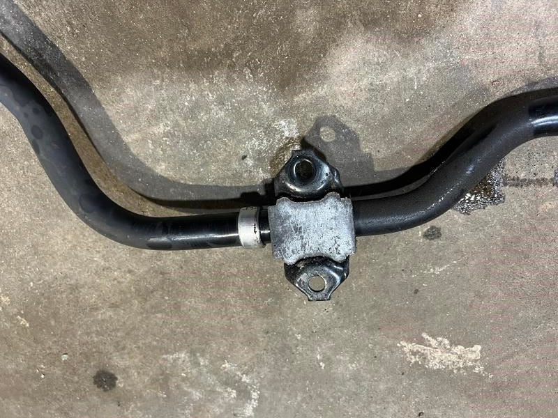 2016-2018 Toyota Prius Two Front Stabilizer Sway Anti-Roll Bar 48811-47080 OEM4