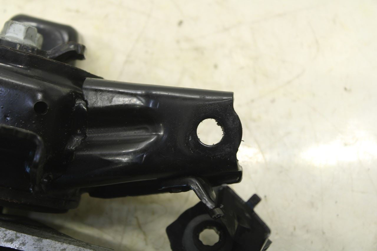 2016-2020 Kia Sorento LX 3.3L Rear Left Transmission Mount Bracket 21830-C5300 - Alshned Auto Parts