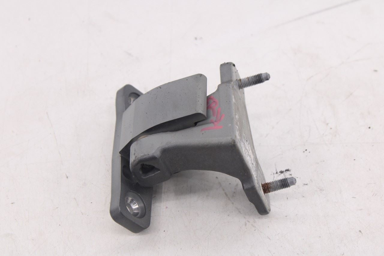 2015-2021 Mercedes-Benz C300 4Matic Front Right Side Door Hinge Upper and Lower4