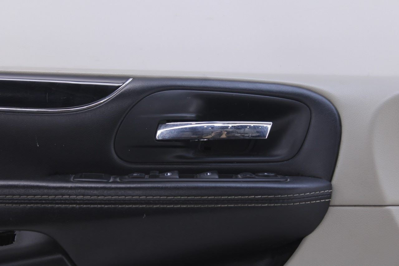 2014-2020 Dodge Grand Caravan SXT Front Left Side Door Trim Panel 5SS331D1AA OEM6