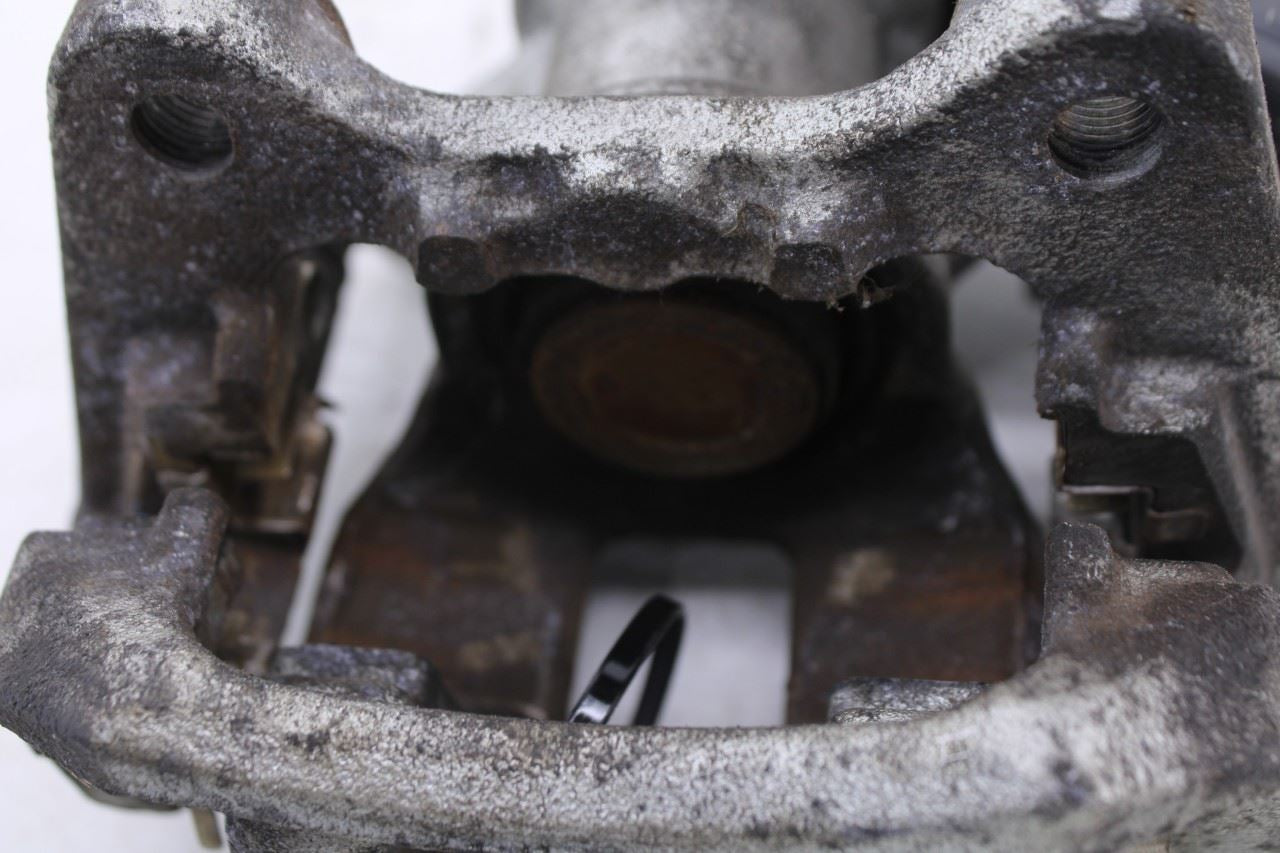 2020-24 Toyota Corolla LE 2.0L FWD Rear Left Side Brake Disc Caliper 47850-023404