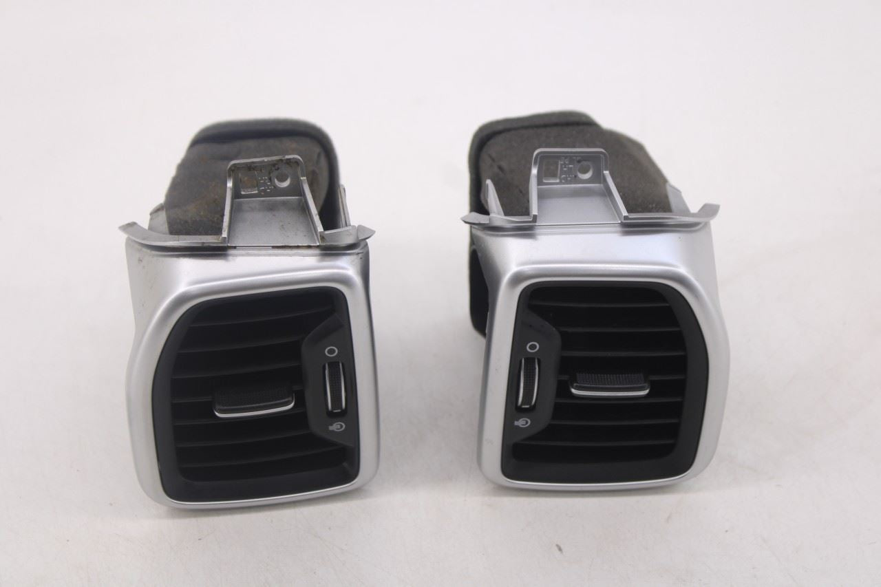 2020-22 KIA Sportage Nightfall Front Right and Left Dash Outer Air Vent Grilles0