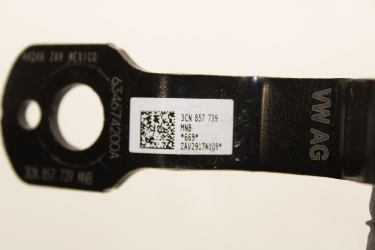 18-23 Volkswagen Atlas S Rear RH LH Side and Center 2nd Row Seat Belt Buckle Set - Alshned Auto Parts