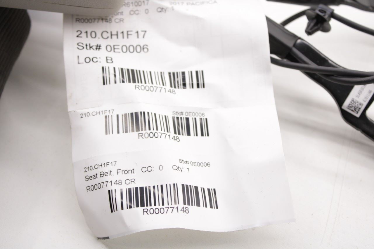 17-19 Chrysler Pacifica Limited Front RH and LH Side Seat Belt Buckle Set *ReaD* - Alshned Auto Parts