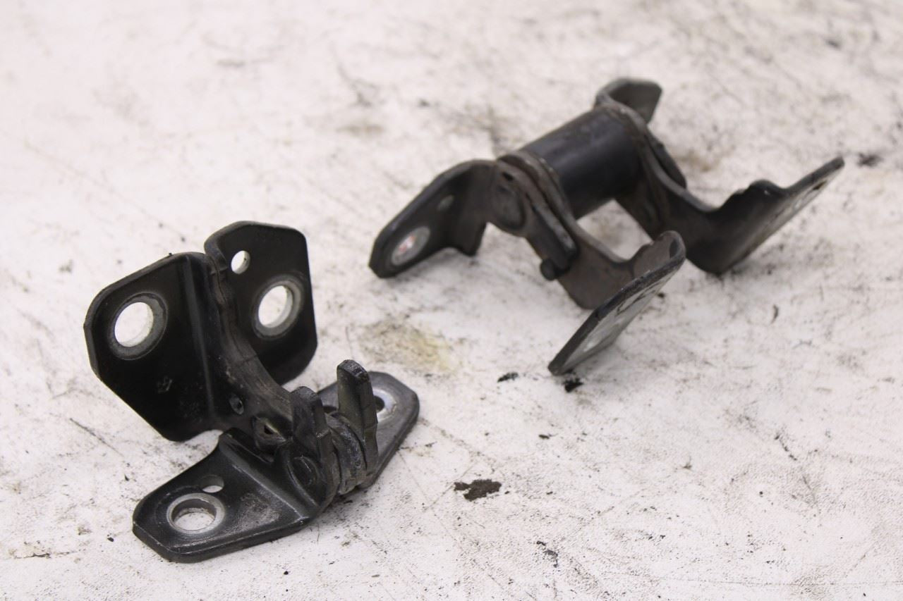 2011-25 Dodge Durango SXT Front Left Driver Side Door Hinge Upper and Lower Pair2