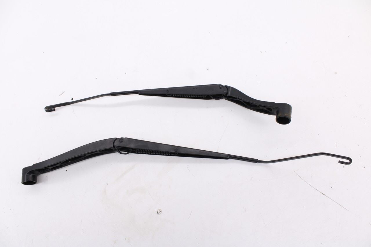 18-2024 Chevrolet Equinox LT Front Left and Right Side Windshield Wiper Arm OEM0