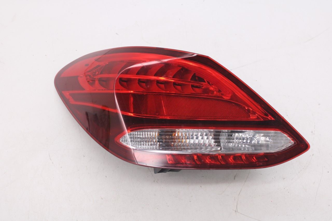 2015-2018 Mercedes-Benz C300 4Matic Rear Left Driver Side Tail Light Lamp0