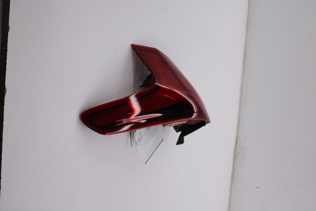 2021-2023 Hyundai Santa Fe SEL Rear Right Side Tail Light Lamp 92402-S2500 OEM8