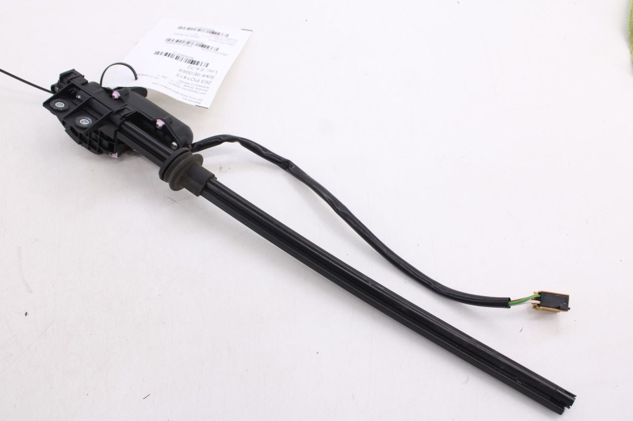 2011-18 Porsche Cayenne S Rear Right Side Door Window Glass Sun Shade Drive Unit7