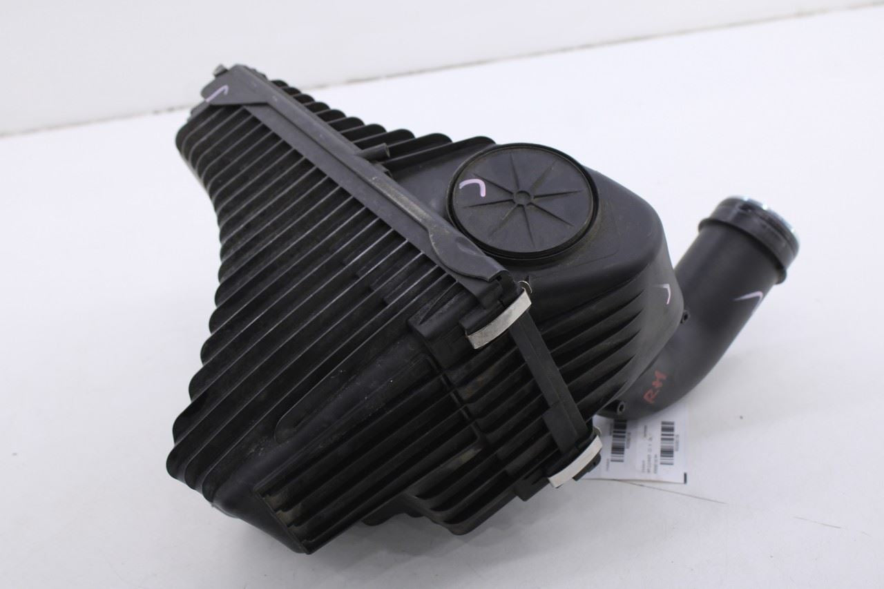 11-14 Porsche Cayenne S 4.8L AWD Passenger Right Side Air Intake Cleaner w/ Hose7