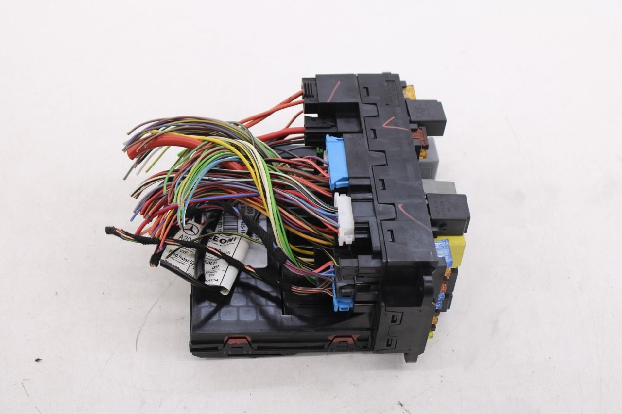 06-09 Mercedes-Benz CLK 350 3.5L RWD Front SAM Module Fuse Relay Junction Block3