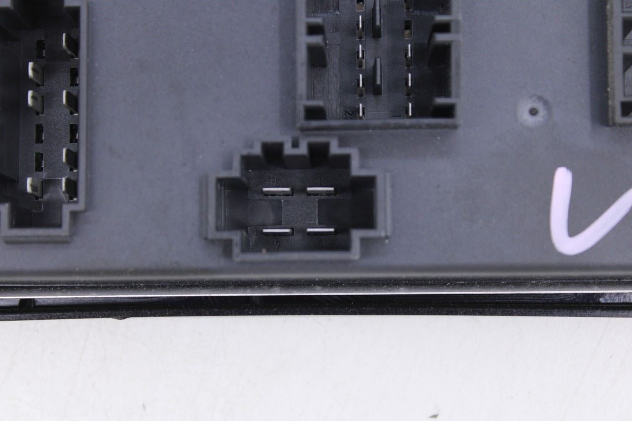 2011-2018 Porsche Cayenne S Front Body Computer Control Module BCM 7PP907064GC4