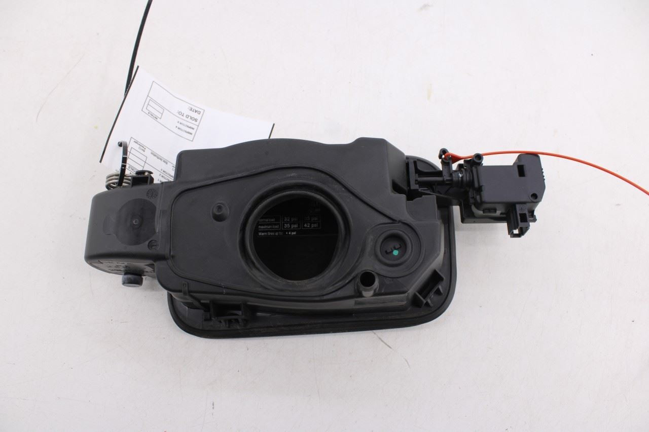 10-16 Mercedes-Benz E 350 Luxury 4Matic Fuel Tank Filler Housing Door Lid Cover9