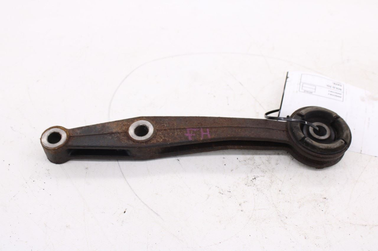 05-23 Toyota Tacoma SR5 3.5L Front Right Side Axle Differential Support Bracket0