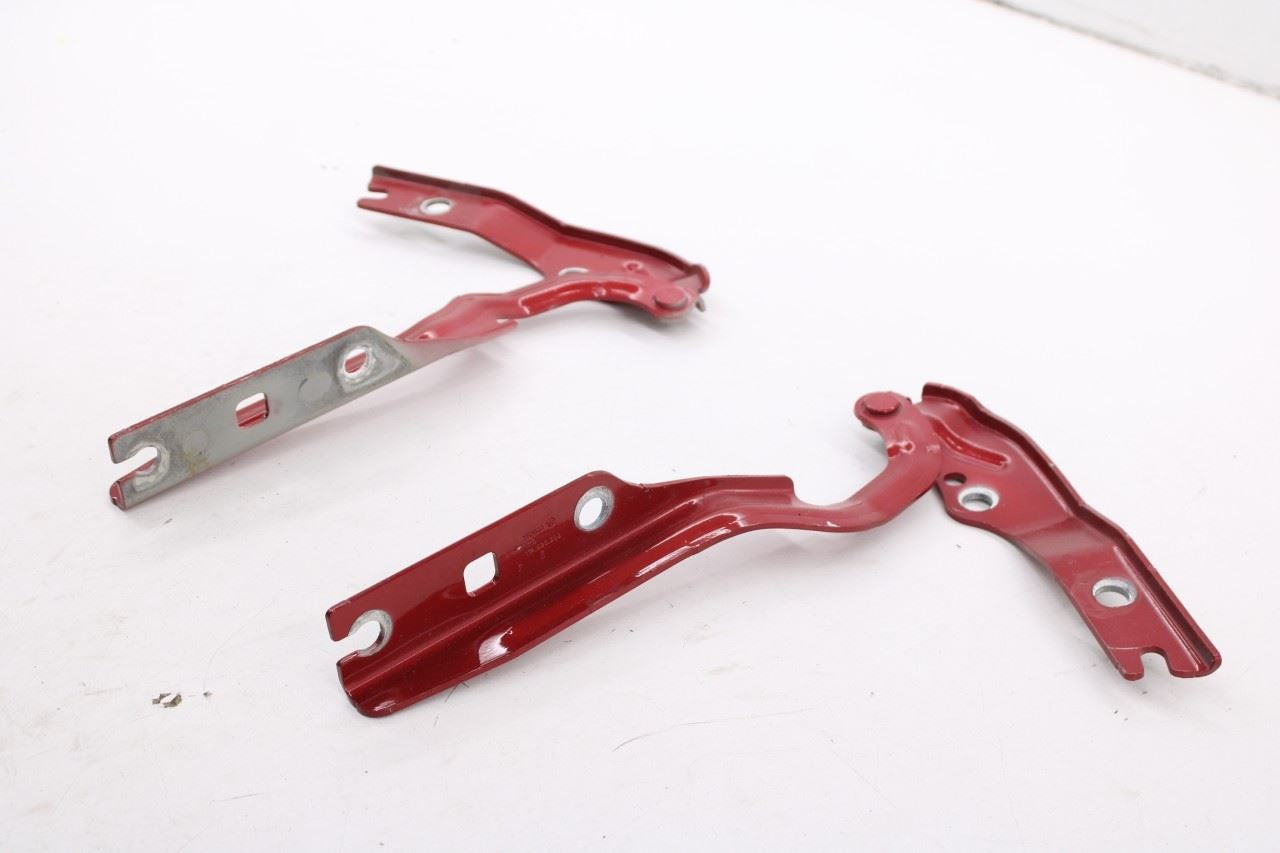 19-26 Volkswagen Jetta SE Front Right Passenger and Left Driver Side Hood Hinge3