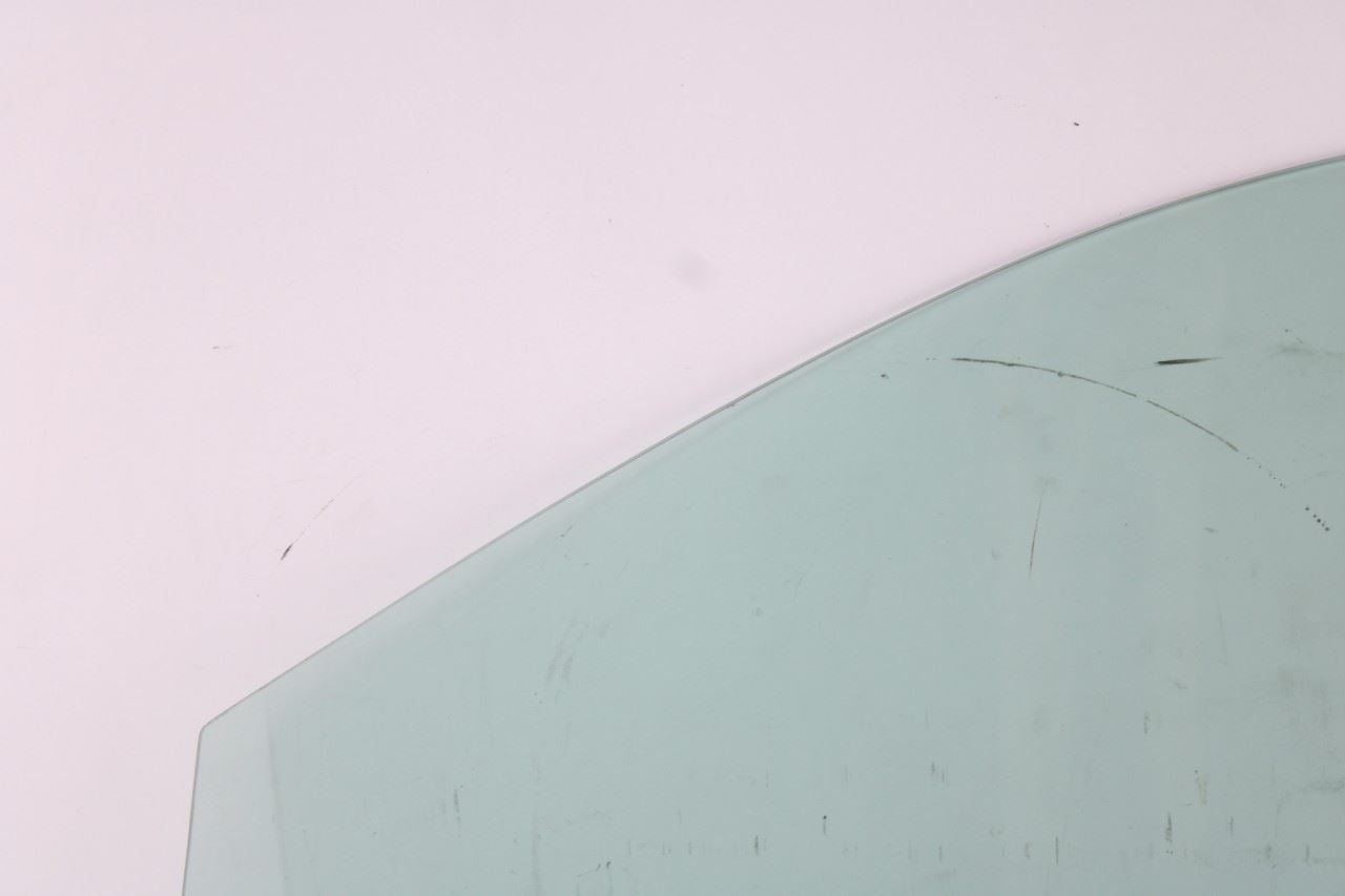 2008-20 Dodge Grand Caravan SXT Front Right Door Window Movable Glass 4894610AB8