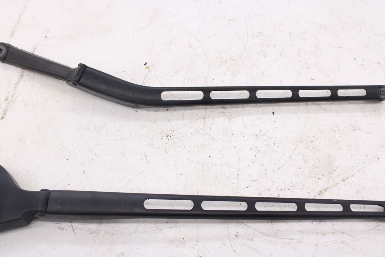 2006-2009 Mercedes-Benz CLK 350 Front Left and Right Side Windshield Wiper Arm2