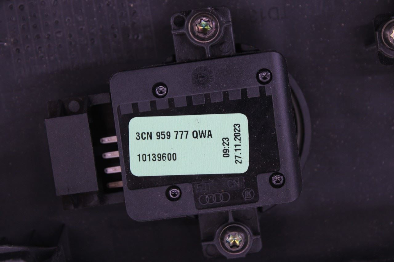 2019-2026 Volkswagen Jetta SE Front Left Power Seat Control Switch 17A-959-7479