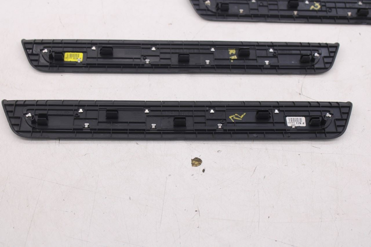 20-26 Hyundai Palisade Limited AWD FR and RR RH and Left Door Sill Scuff Plate10